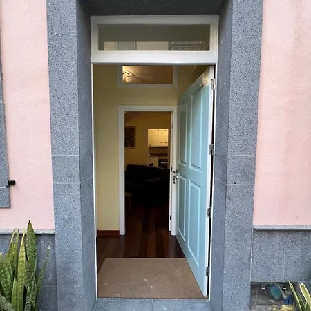 Danny's Seaside House Konukevi *