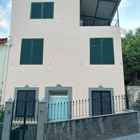 Danny's Seaside House بيت ضيافة Câmara de Lobos