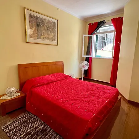 Danny's Seaside House بيت ضيافة Câmara de Lobos